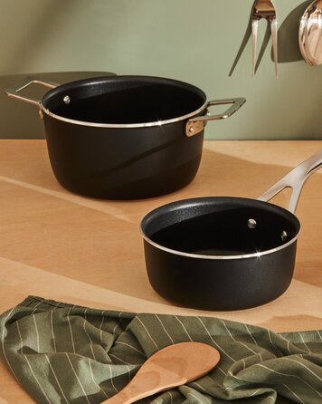 Ковш 16 см, черный Pots & Pans Alessi