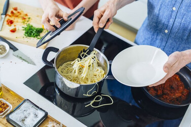 Ложка для спагетти Fiskars Functional Form 29 см (1027301)