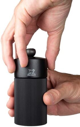 Подарочный набор Line - Мельница для перца мельница для соли 12 см воронка для специй - Классическая регулировка помола - Алюминий Древесина, сертифицированная PEFC - Карбоновые цвета (Line Matte Black)