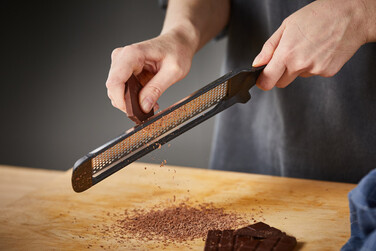 Терка Fiskars Functional Form мелкая для цедры лимона, имбиря, шоколада (1014412)