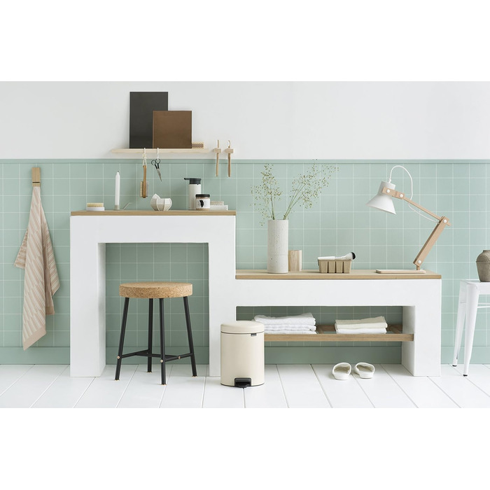 Сміттєвий бак з педаллю 5 л безшумний мигдальний NewIcon Brabantia