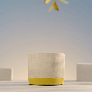 Свічка Bougies La Française у кашпо BETON, олива-лемонграс, 9 х 9 х 7,5 см, 180 г