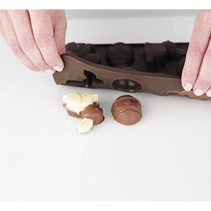 Силіконова форма для приготування цукерок Великодні мотиви Confiserie Dr. Oetker