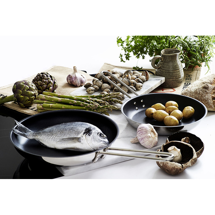 Сковорода Ø 30 см металік / чорна Stainless Steel Eva Solo