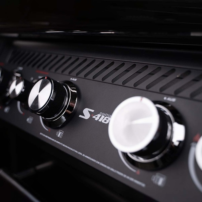 Газовый гриль SANTOS S-418 All Black, с боковой и задней горелкой, черный полностью 890055 Код: 010956