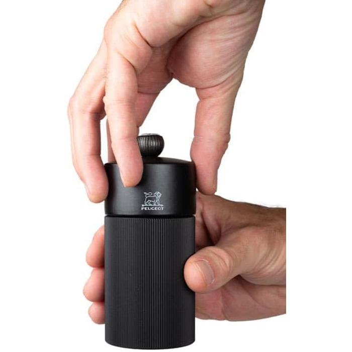 Подарочный набор Line - Мельница для перца мельница для соли 12 см воронка для специй - Классическая регулировка помола - Алюминий Древесина, сертифицированная PEFC - Карбоновые цвета (Line Matte Black)