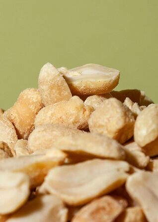 Смажений арахіс без солі та олії 1 кг KoRo