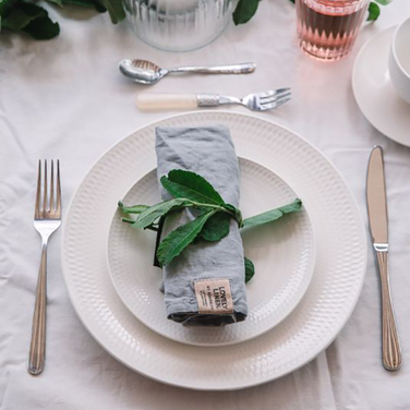 Тарілка десертна Maxwell & Williams DIAMONDS ROUND порцелянова, діам. 18 см