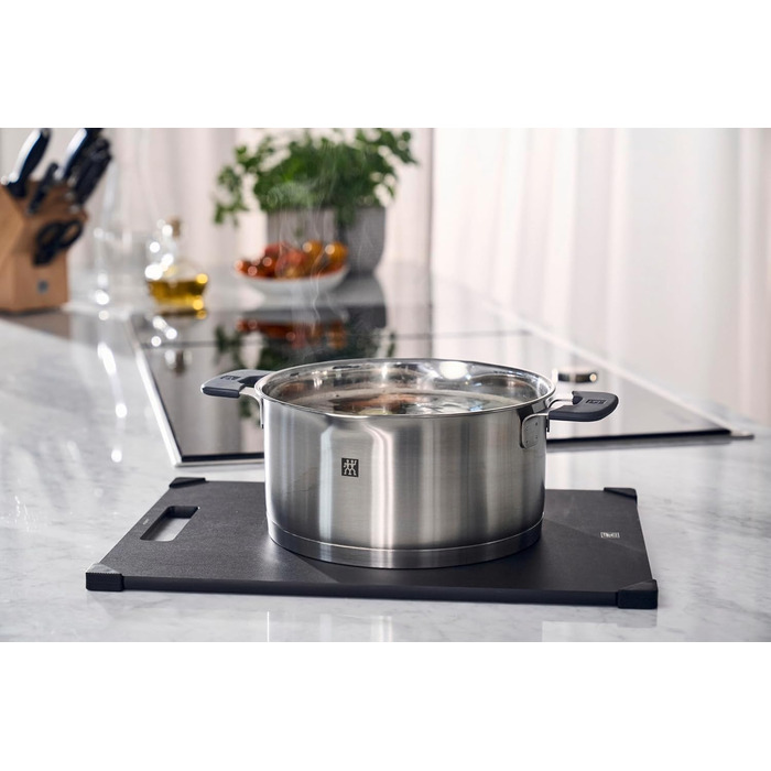 Обробна дошка 42 x 30 см, деревоволокно, чорний Zwilling