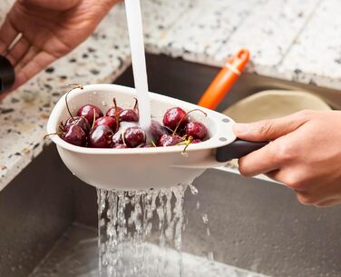 Друшляк зі складними ручками, маленький Droplet Joseph Joseph