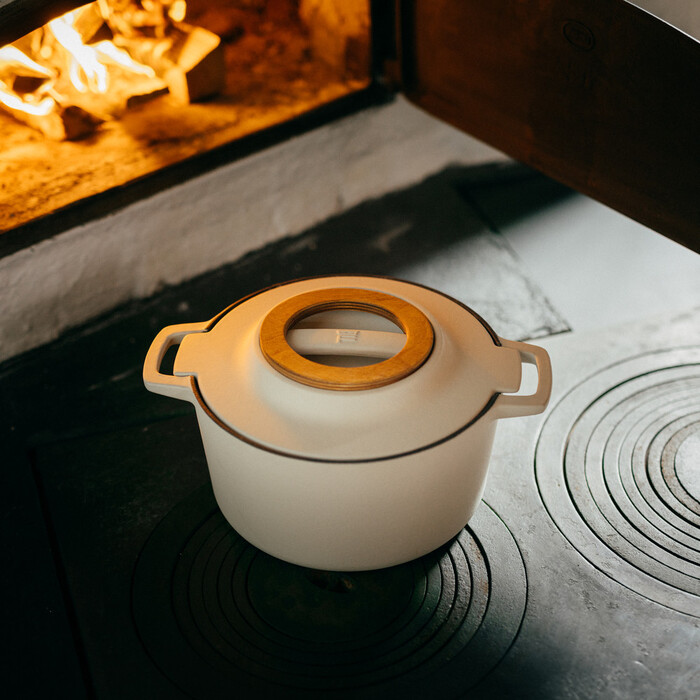 Каструля чавунна Fiskars Norden 4л колір береза (1071127)