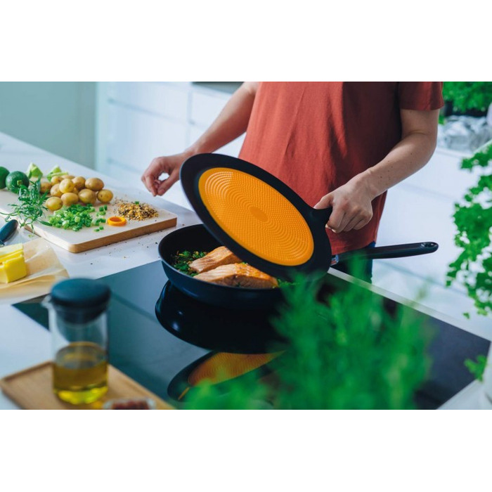 Кришка Fiskars Functional Form з силіконом (1027305)