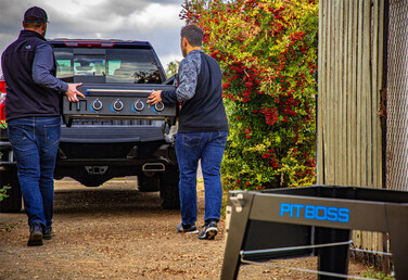 Портативный газовый гриль на 4 горелки, съемный, со столом Pit Boss Ultimate