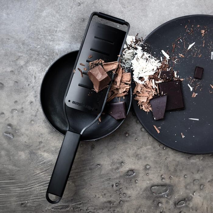 Терка 30 см с большими прорезями, черная Black Sheep Microplane