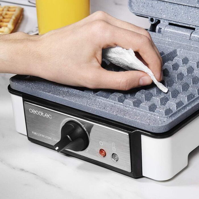 Вафельниця 1200 Вт Fun Gofrestone Double Cecotec