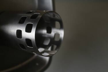 Стойка для курицы с поддоном для жира Broil King