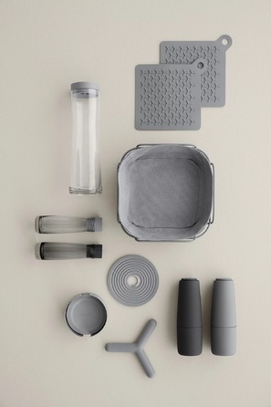 Подставка под горячее, серая Flip Blomus