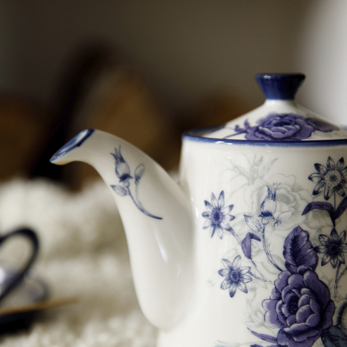 Чайник заварювальний London Pottery BLUE ROSE, кераміка, мигдальна слонова кістка/синій, 900 мл
