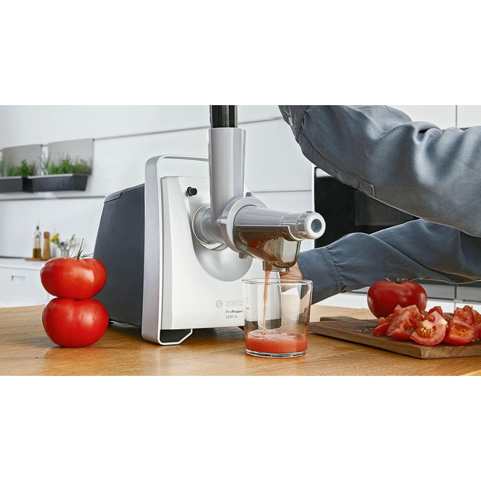 М'ясорубка 2200 Вт з насадкою для сосисок, чорний/сріблястий ProPower Bosch