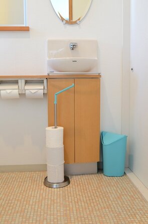 Кошик для сміття 29,2x21x20,4 см бірюзова Corner Mini Umbra