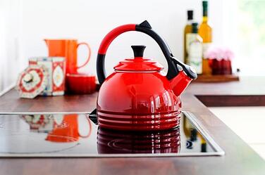 Чайник 2,1 л, вишневий Le Creuset