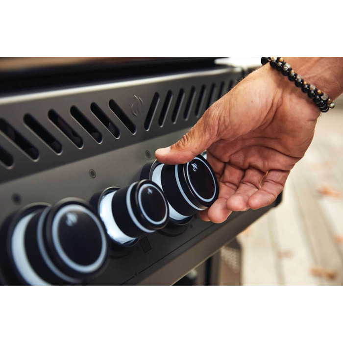 Газовый гриль Napoleon Phantom Rogue SE 425, c задней и боковой Sizzle Zone конфорками, черный мат RSE425RSIBPK-1-PHM Код: 011760