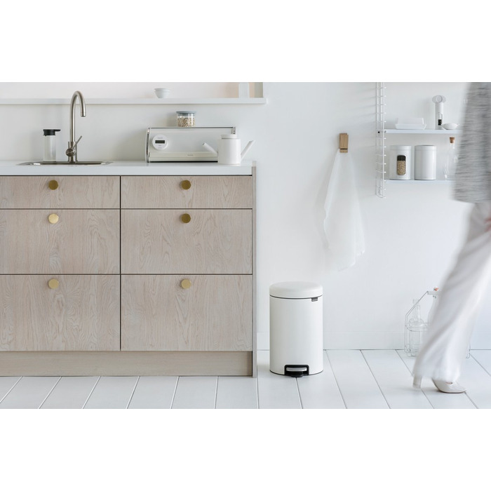 Сміттєвий бак з педаллю 12 л безшумний мінерально-білий NewIcon Brabantia