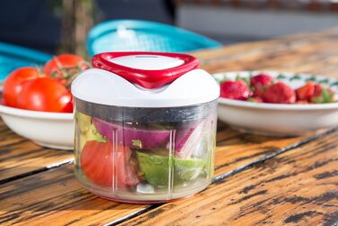 Інструкція з експлуатації універсального подрібнювача Zyliss E910015 Easy Pull, 750 мл, овочерізка, цибулярізка, подрібнювач фруктів і овочів, з надзвичайно гострими лезами в запатентованому швейцарському дизайні 750 мл