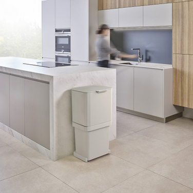 Контейнер для сміття з двома баками 60 л, білий Totem Pop Joseph Joseph