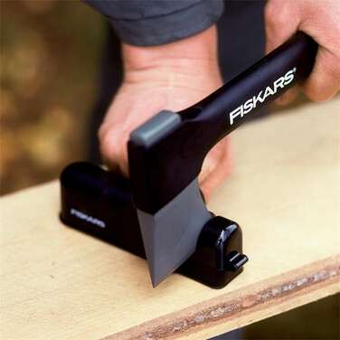 Точило для ножниц Fiskars SHARPENERS (1005137)