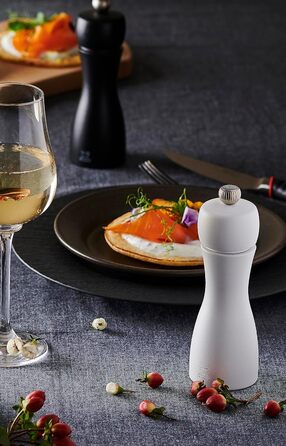 Мельница для перца Мельница для соли Таити 15 см Duo Перец Кристаллическая соль - Классическая регулировка помола - Изготовлен из древесины, сертифицированной PEFC - Французское ноу-хау - Черный и матовый белый Перец/Соль Белый/Черный Набор мельниц