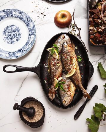 Сковорода чавунна для риби 33 х 21,5 см SKEPPSHULT