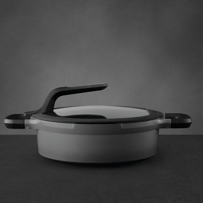 Сотейник с антипригарным покрытием BergHOFF STAY COOL, с 2-мя ручками, серый, диам. 24 см, 3,3 л