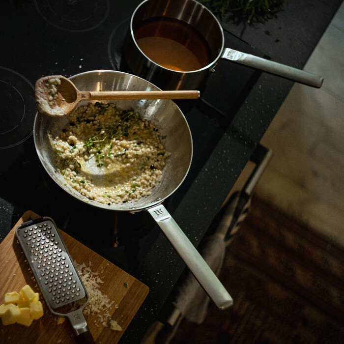 Сковорода Вок Fiskars Norden 28 см без покрытия (1067630)