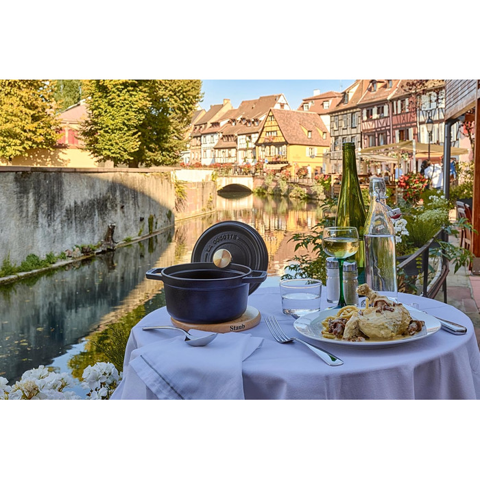 Чавунна жаровня/кокотниця STAUB, кругла, 8,35 л, функція Ароматичний дощ для оптимального зволоження, для всіх типів варильних поверхонь, включаючи індукційні та духові шафи, (чорна, 16 см)