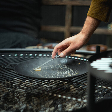 Сковорода-садж чавунна для гриля Fiskars Norden, 30 см (1066432)