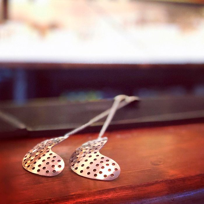 B004SL Барна ложка 40 см зі стрейнером, сталь 18/10