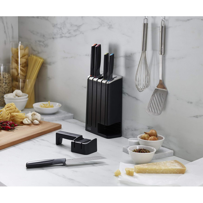 Набір ножів з підставкою і точилкою 6 предметів чорний Elevate SlimBlock Joseph Joseph