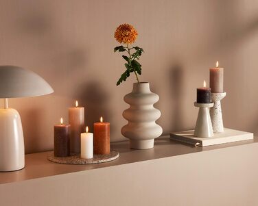 Свічки Bolsius Rustic Pillar - Оливково-зелені - Набір з 4 шт. - Декоративні побутові свічки - Час горіння 60 годин - Без запаху - Натуральний рослинний віск - Без пальмової олії - Оливково-зелені (8 x 7 см, Антрацит)