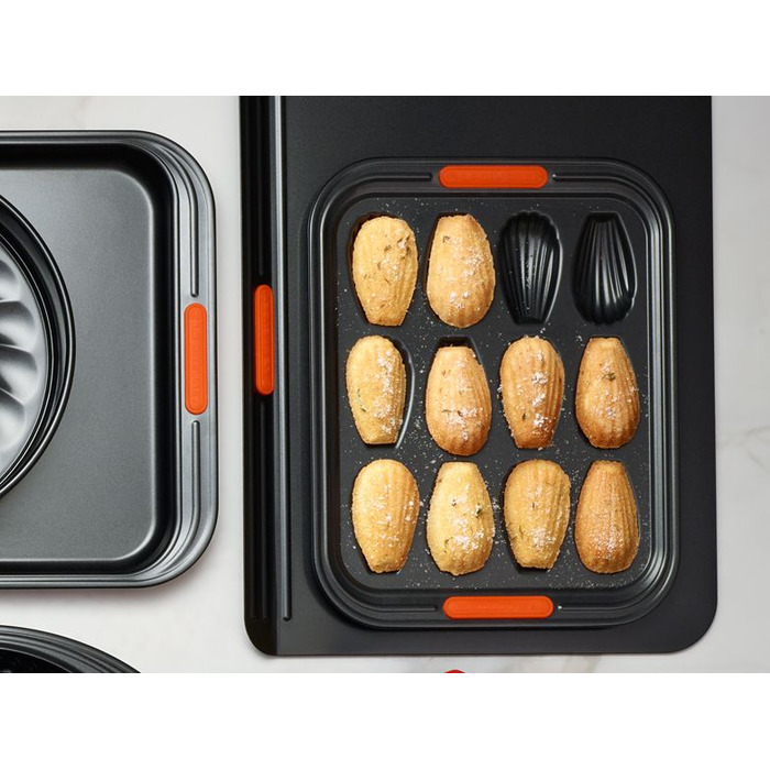 Міні-форма для випічки на 12 мафінів 30 х 22 х 2,5 см, Le Creuset