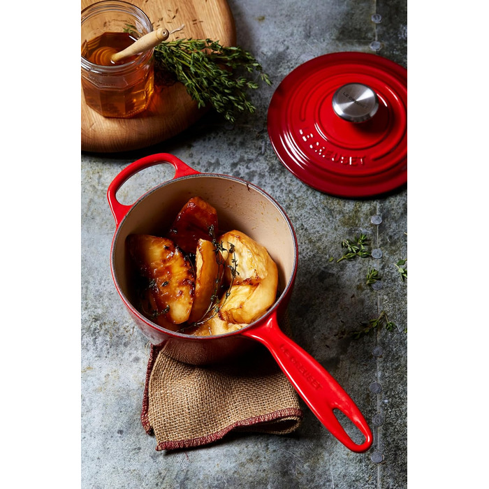 Чугунный сотейник Ø 16 см, 1,2 л с крышкой, вишнево-красный Signature Le Creuset