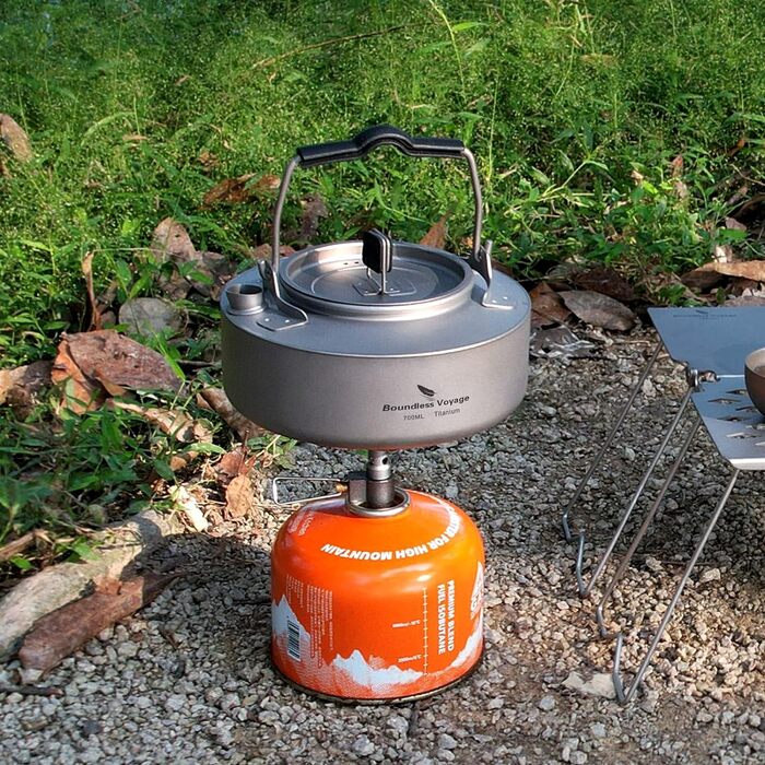 Титановий чайник для кемпінгу 700 мл. зі складною ручкою iBasingo