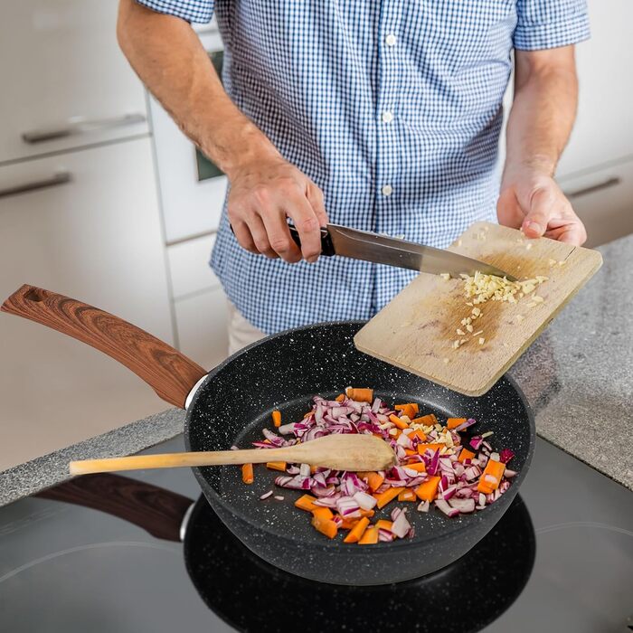 Набор посуды с антипригарным покрытием, 12 предметов DishDelight