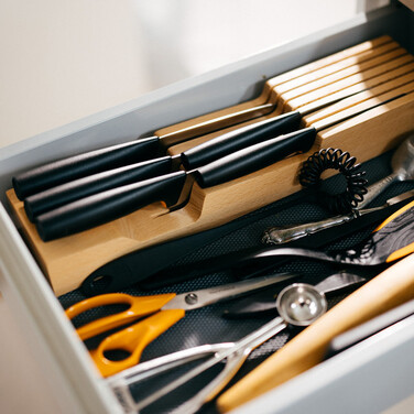 Підставка дерев'яна для зберігання ножів Fiskars All Steel (1062890)