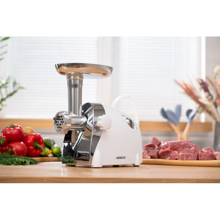 ARDESTO Мясорубка, 2000Вт, продук.-1.9кг/мин, 3 решетки + для ковб., кеббе, 3 терки, пластик, бело-серебристый