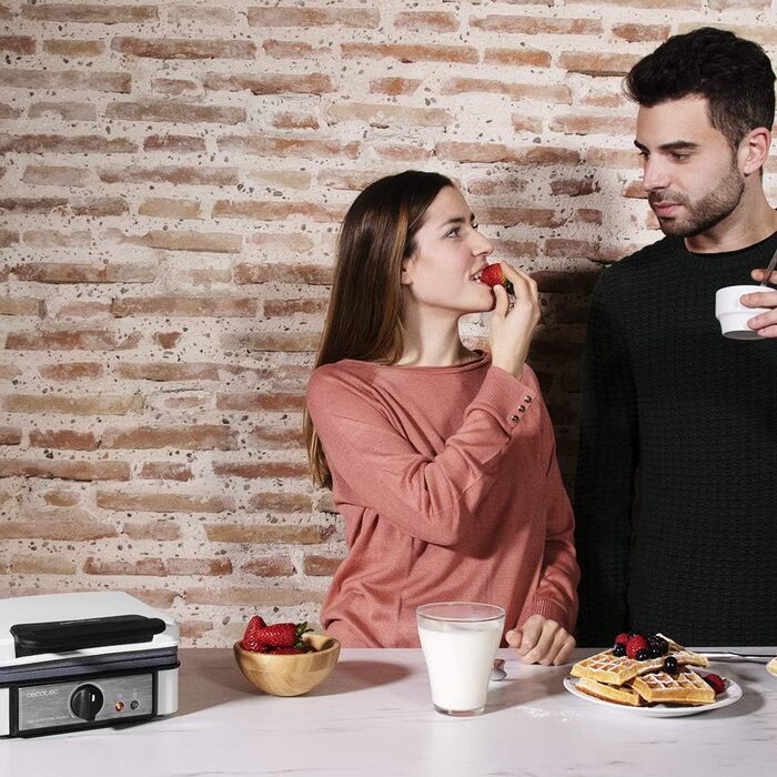 Вафельниця 1200 Вт Fun Gofrestone Double Cecotec