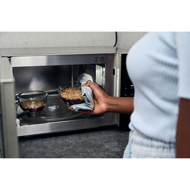 Миска з вакуумною кришкою 24 см, прозоре скло Fresh & Save Zwilling