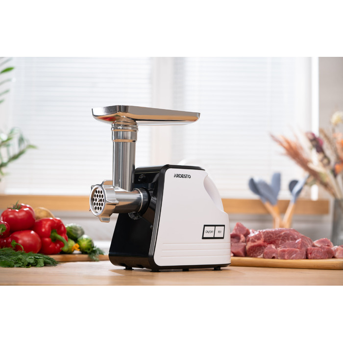 ARDESTO Мясорубка, 2300Вт, продук.-2.2кг/мин, 4 решетки + для ковб., кеббе, насадка для томатов, пластик, бело-черный