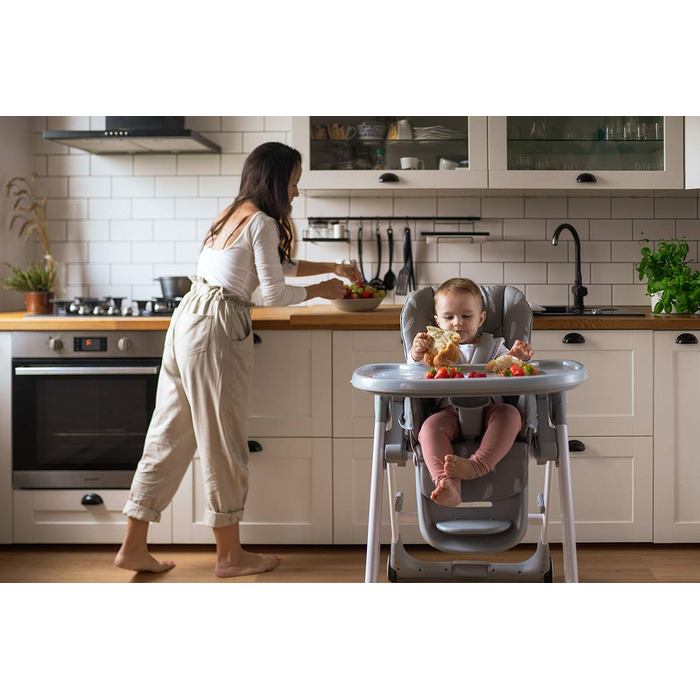 Дитячий стільчик для годування з 4 колесами та функцією гальма від 6 місяців Momi