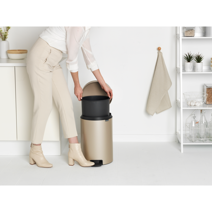 Бак для мусора 20 л Pedal Bin Brabantia